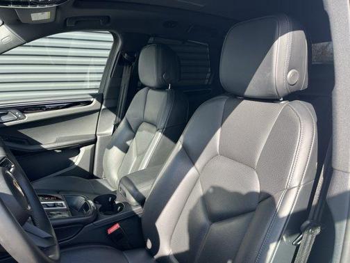 2024 Porsche Macan S