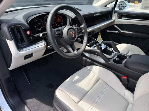 2025 Porsche Cayenne AWD