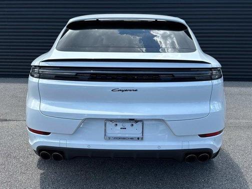 2025 Porsche Cayenne AWD