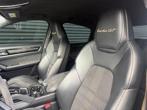 Chalk 2023 Porsche Cayenne Turbo GT