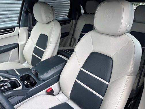 2021 Porsche Cayenne GTS