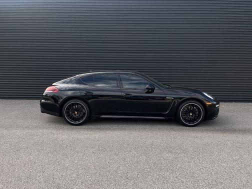 2016 Porsche Panamera 4