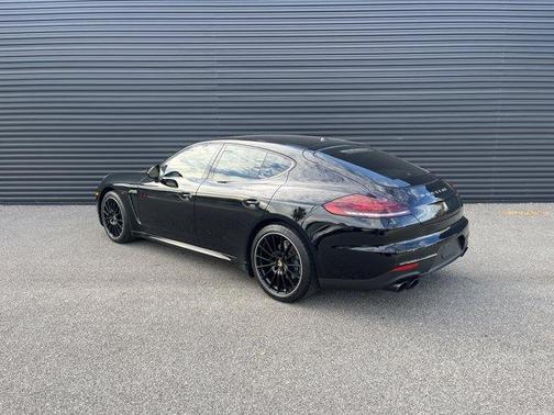 2016 Porsche Panamera 4