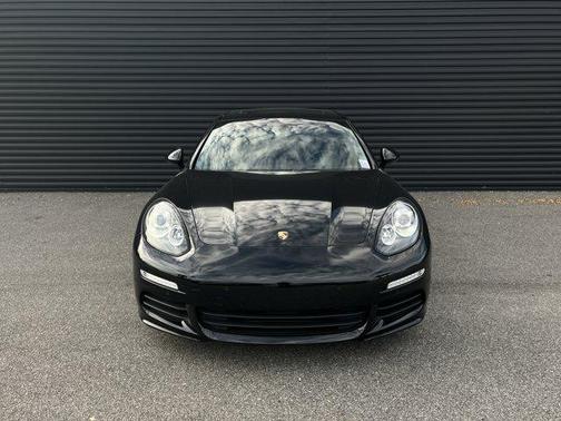 2016 Porsche Panamera 4