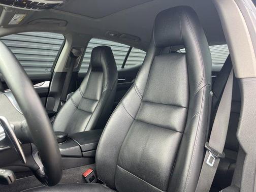 2016 Porsche Panamera 4