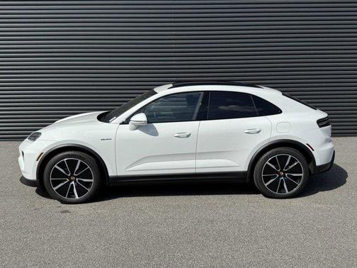 2025 Porsche Macan 4