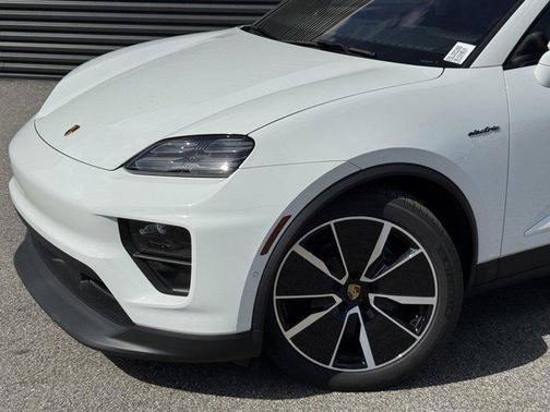 2025 Porsche Macan 4