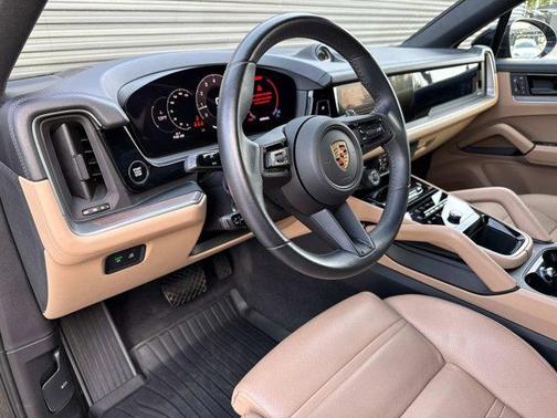2024 Porsche Cayenne AWD