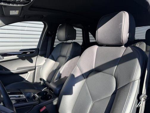 2024 Porsche Macan T