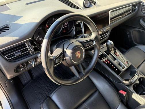 2024 Porsche Macan T