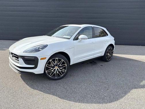 2026 Porsche Macan Base
