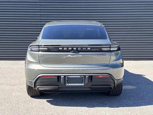 2025 Porsche Macan 4S