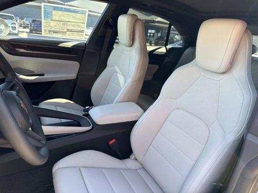 2025 Porsche Macan 4S