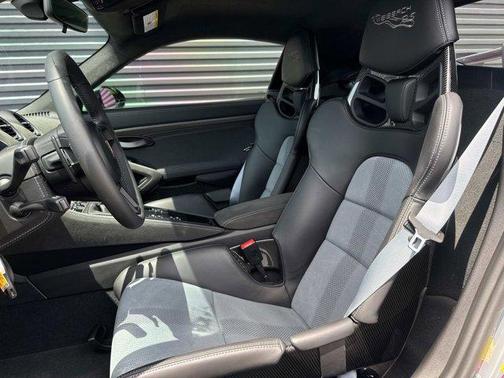2023 Porsche 718 Cayman GT4 RS
