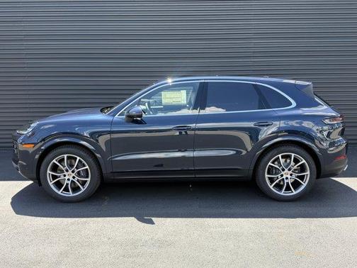 Blue Metallic 2026 Porsche Cayenne Base