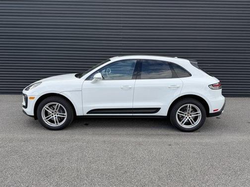 2026 Porsche Macan Base