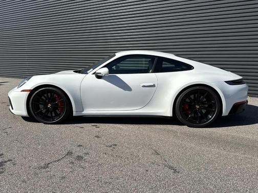 2022 Porsche 911 Carrera GTS