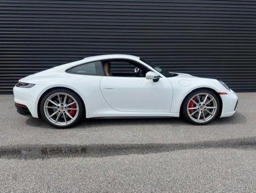2022 Porsche 911 Carrera GTS