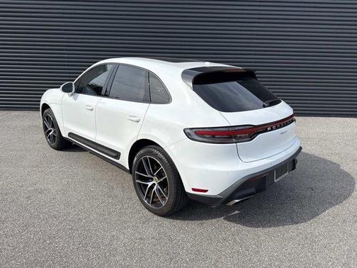 2022 Porsche Macan Base