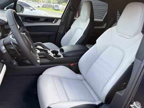 2026 Porsche Cayenne GTS