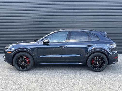 2026 Porsche Cayenne GTS