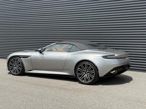 2024 Aston Martin DB12 Volante
