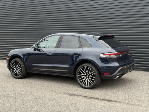 2023 Porsche Macan Base