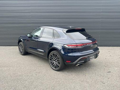 2023 Porsche Macan Base