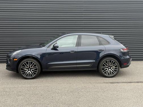 2023 Porsche Macan Base