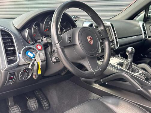 2013 Porsche Cayenne Base