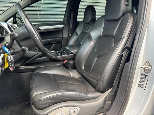 2013 Porsche Cayenne Base