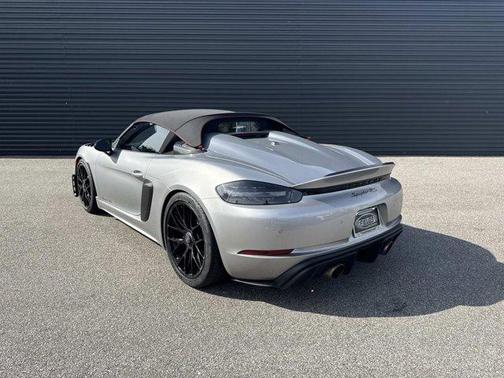 2025 Porsche Panamera 4