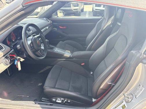 2025 Porsche Panamera 4