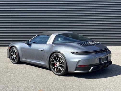 2025 Porsche 911 Targa 4 GTS