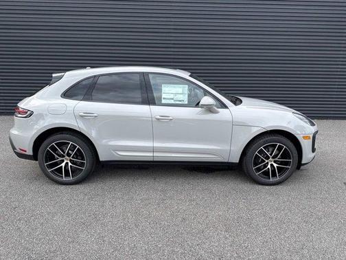 2026 Porsche Macan Base