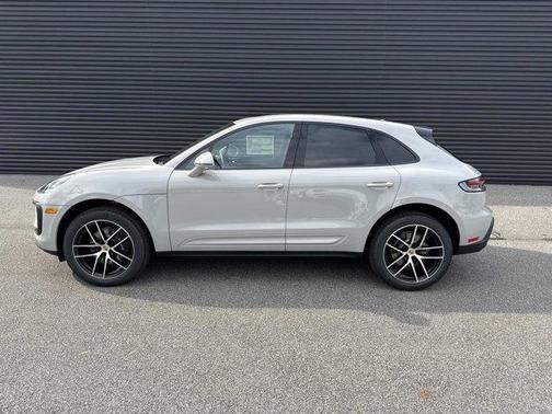 2026 Porsche Macan Base