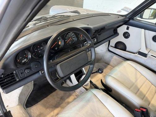1988 Porsche 911 Carrera