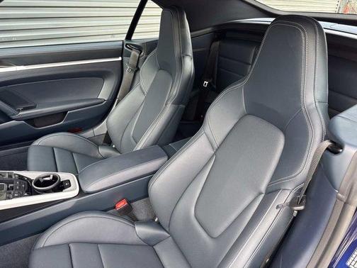 2025 Porsche 911 Carrera
