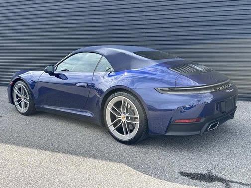 2025 Porsche 911 Carrera