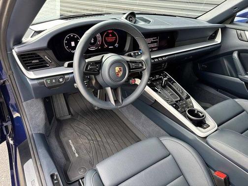 2025 Porsche 911 Carrera