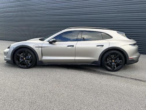 2023 Porsche Taycan 4
