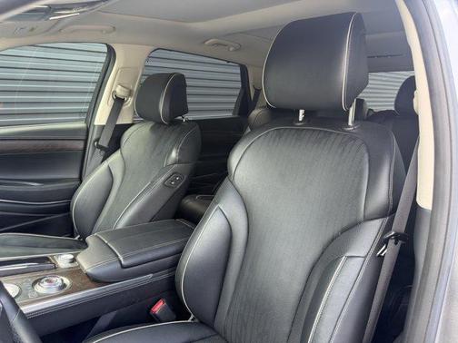 Savile Silver 2022 Genesis GV80 2.5T