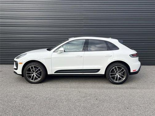 2026 Porsche Macan Base