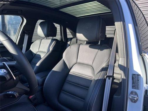 2026 Porsche Macan T