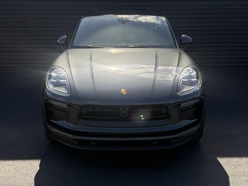 Volcano Grey Metallic 2026 Porsche Macan Base