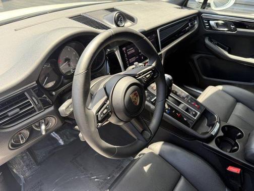 2023 Porsche Macan S