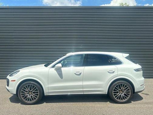 2022 Porsche Cayenne Base