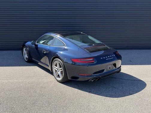 2018 Porsche 911 Carrera