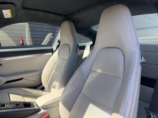 2018 Porsche 911 Carrera