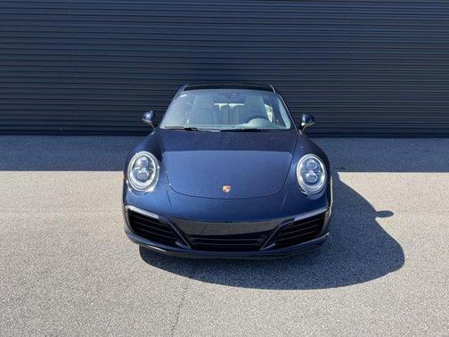 2018 Porsche 911 Carrera